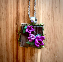 Load image into Gallery viewer, Lavender-Fuchsia Floral Bark Moss Pendant
