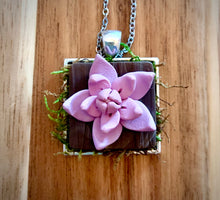 Load image into Gallery viewer, Blooming Flower Bark Moss Pendant
