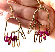 Load image into Gallery viewer, Spring Flowers Hand Dangles
