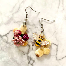 Load image into Gallery viewer, Floral Honeycomb Quartz Dangles
