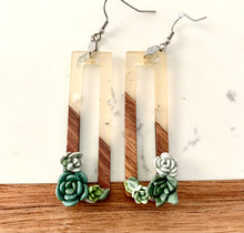 Load image into Gallery viewer, Succulents Rectangle Wooden Frame Dangles
