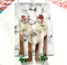 Load image into Gallery viewer, Succulents Rectangle Wooden Frame Dangles
