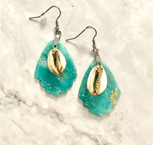 Load image into Gallery viewer, Beach Gold Frilled Drop Seashell Dangles
