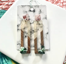 Load image into Gallery viewer, Succulents Rectangle Wooden Frame Dangles
